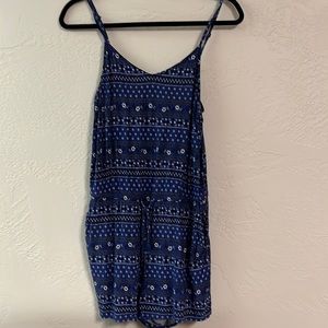 Comfortable romper WITH pockets!